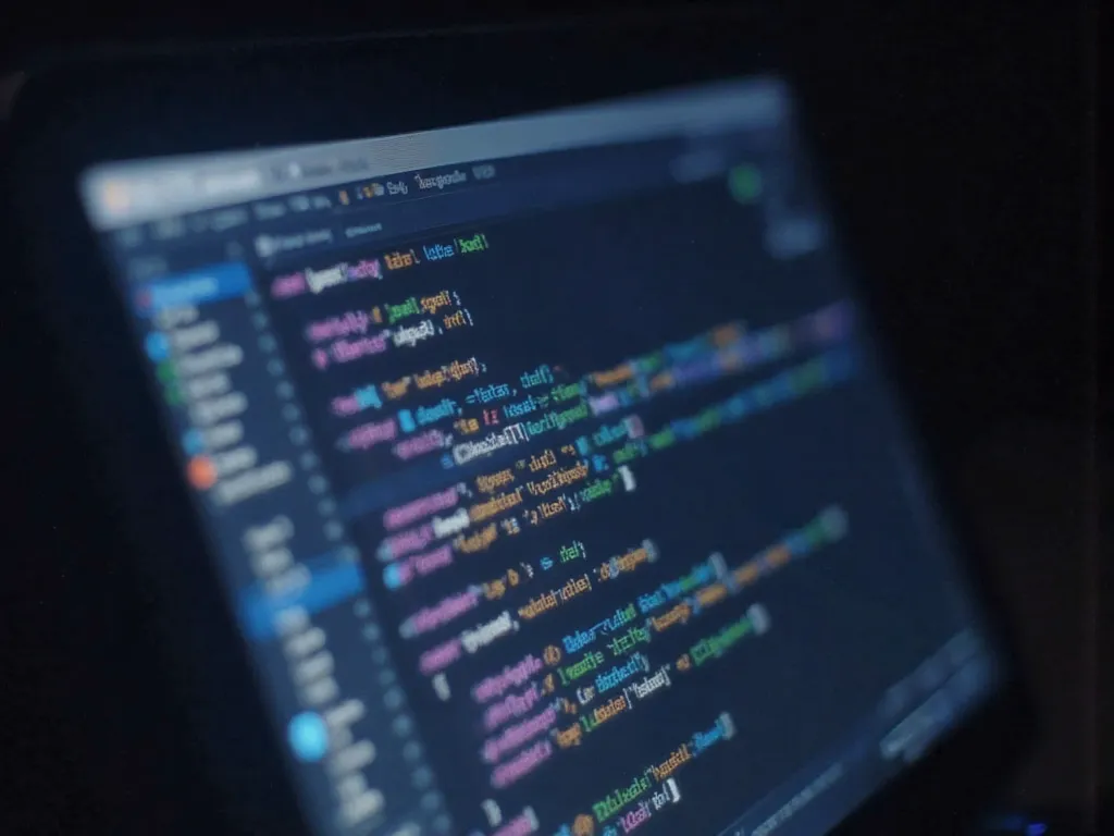 ダークなコードエディタ——AIに読める土台を、コードから